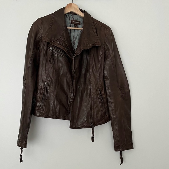 NWOT Danier Cropped Leather Moto Jacket - Size S, Chocolate Brown - Picture 1 of 10